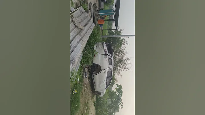 Accident of fortuner on purvanchal expressway😭🥺 #accident #expressway #purvanchal #purvanchalexpress