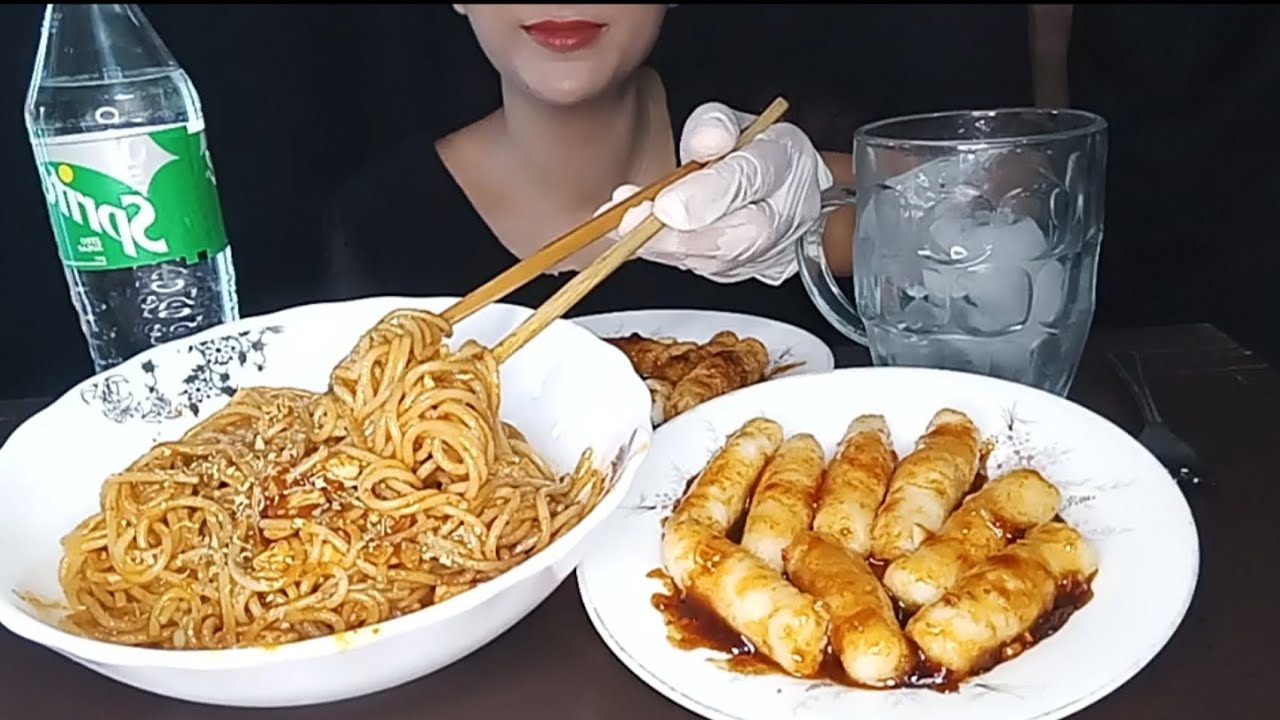 ASMR Eating Spicy Noodles with rice cakes|Mukbang|Eating Show