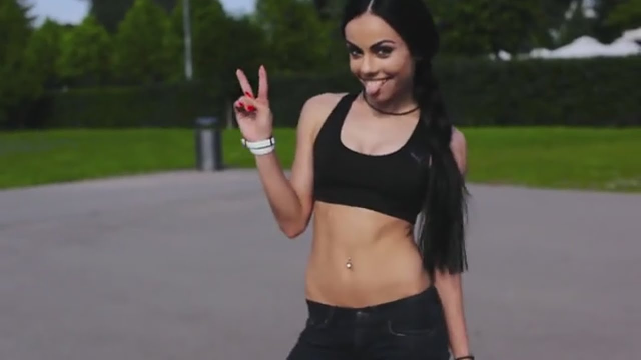 Vdj smile фото. смайл. клипы смайл. девушки из клипов dj smile. девушка танцует у машины.