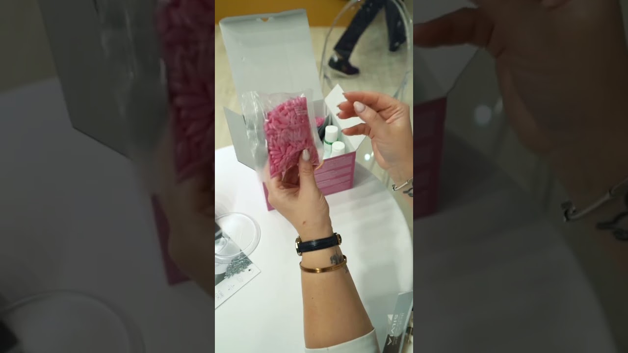 What makes Italwax Glowax Kit the perfect choice for professionals? Check the comments 