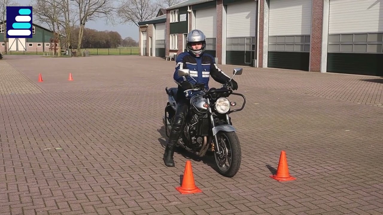 Slagen voor je motor rijbewijs online rijles