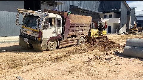 Incredible landfill! Dump truck 10ton Drive Back Uploading Landslide with Bulldozer