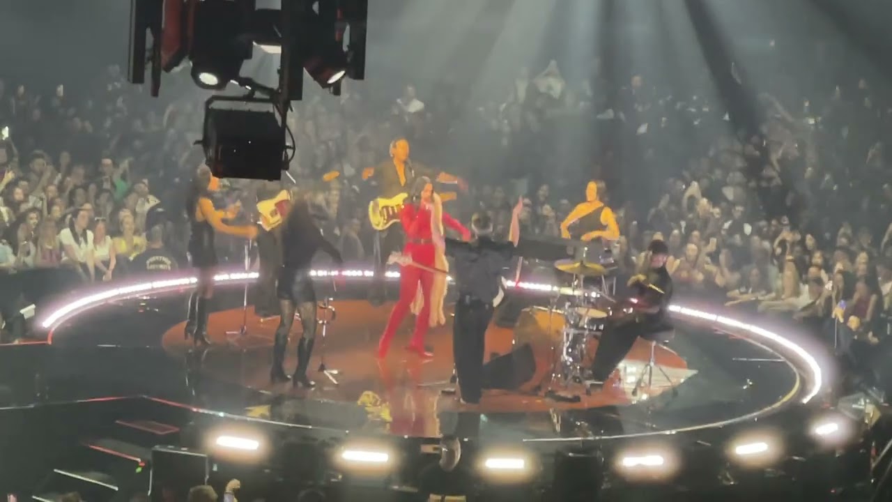 DUA LIPA - Get Lucky  @Lyon @LDLC Arena on May, 16th 2025