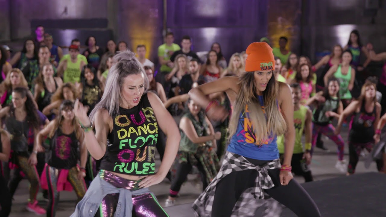 New Choreography To Reggaeton Track 'Duro Y Suave'