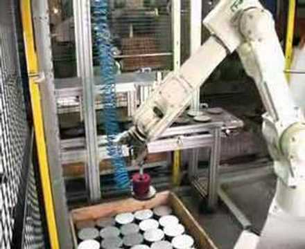 RFA Kawasaki Robotloader with RFA-Vision and Bin-Picking loading a Gildemeister lathe