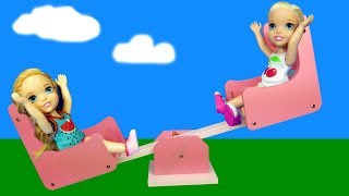 Seesaw ! Elsa and Anna - playground - slide - Barbie - games - park - picnic