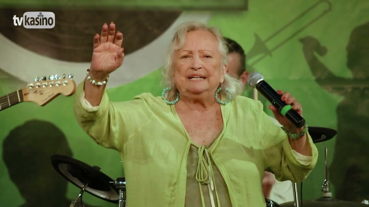 Mája Velšicová: S harmonikou pieseň mi znie