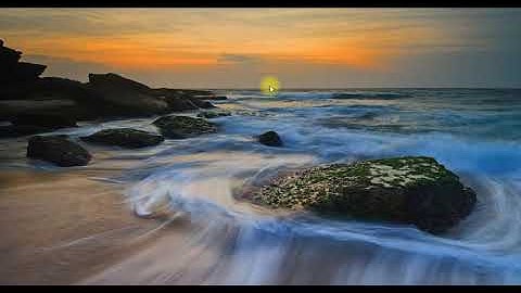 How To Hide Icons On Desktop In English (Windows 8/8.1)