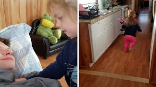 Beardless Dad Freaks Out Young Daughter Resimi