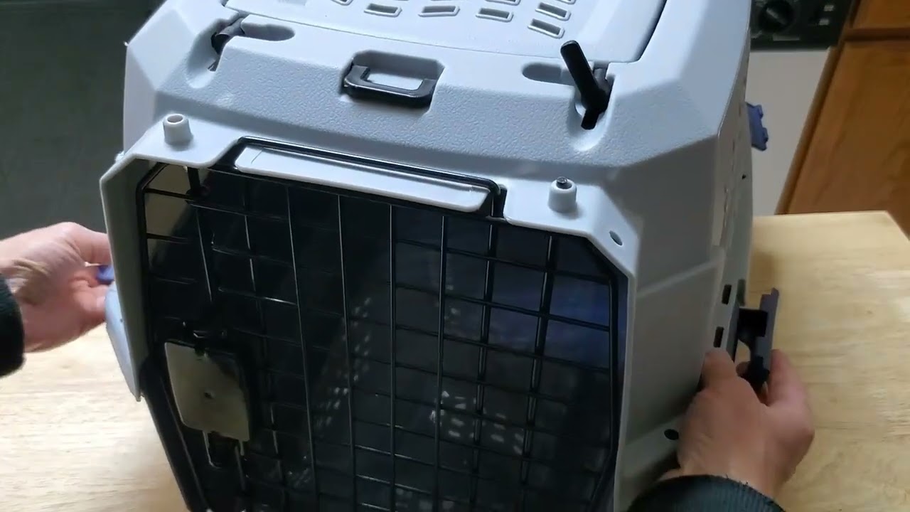 Легко ли собрать переноску для домашних животных Amazon Basics с двумя дверями?