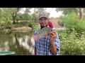 Mira esta pesca en el río con muy buenos amigos y bonitos paisajes