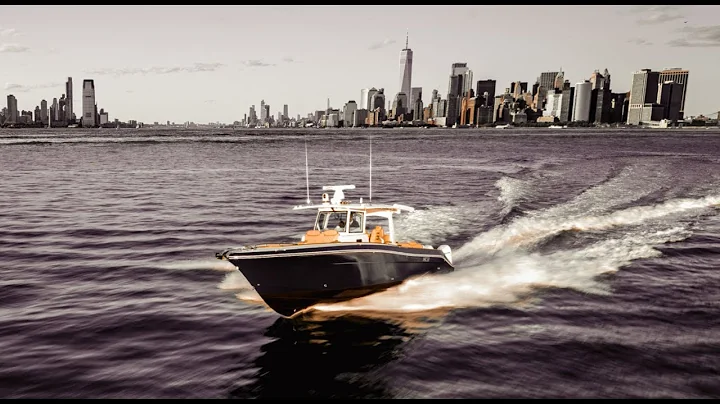 HCB 42 Lujo Walk-Through Video Tour - Center-Console Yacht