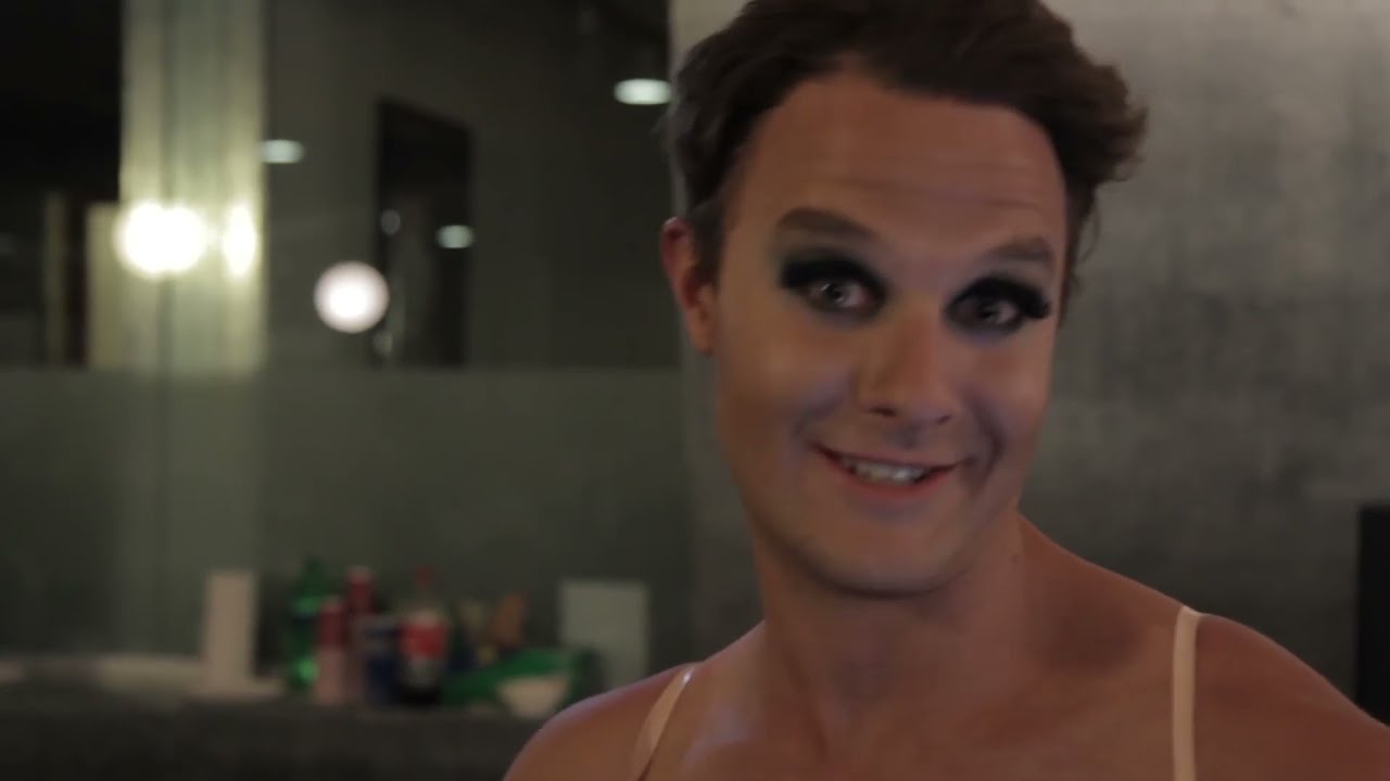 Bart Baker - TAYLOR SWIFT VS. KATY PERRY - 