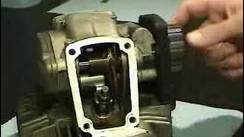 Ducatitech.com "HowTo" Adjust your Valves (Part 1)