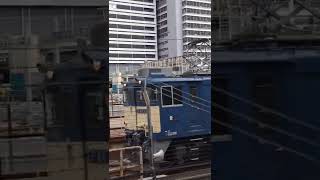 JR名古屋駅を通過する電気機関車EF64 1000番台 単機回送