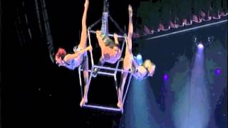 Le Grande Cirque Triple Cube Act