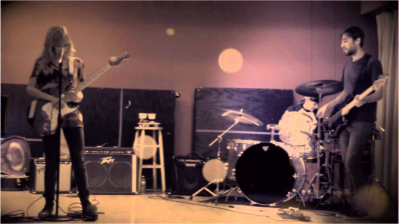 A-Sides with Jon Chattman: Ume perform Hurricane II & Dancing Blind Live