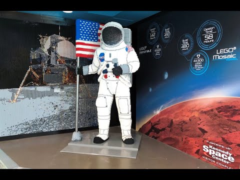 Astronauta de LEGO pousa no Legoland Florida Resort