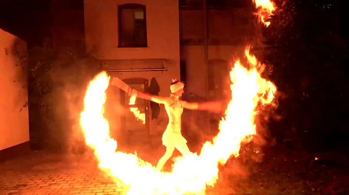 Feuerperformance...   - Anne Devries & Edda B. Lan...