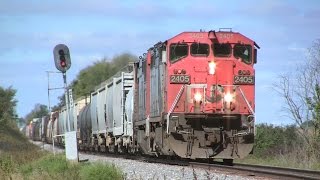 Cn 2405 East - A Pair Of Zebra C40-8M Engines On 9-30-2015