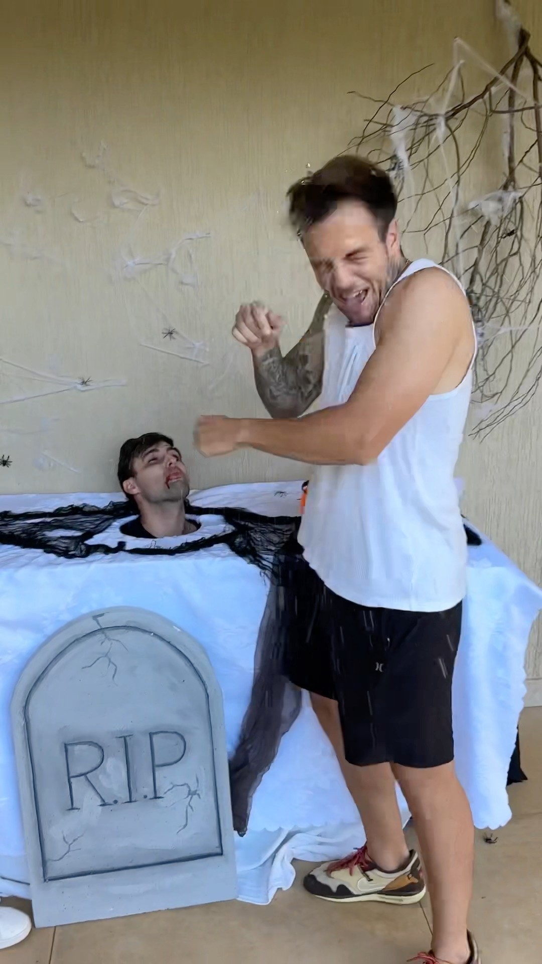 TROLLAGEM DE HALLOWEEN!! #rezende #rezendeevil #halloween