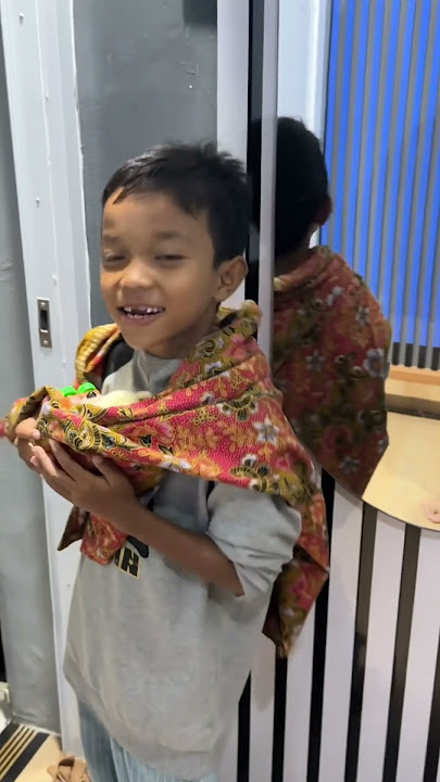 Kelakuan gw kecil kayany di dia sih