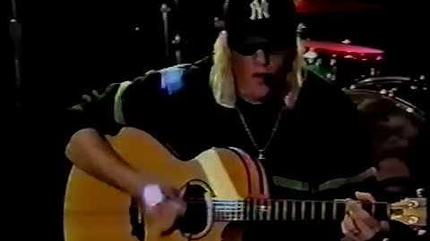 Heaven Acoustic version - Acoustic performance video thumbnail