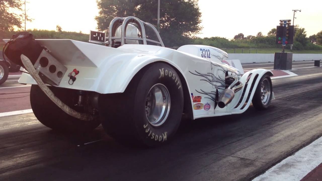 Brogie Roadster Super Pro Drag Race - YouTube