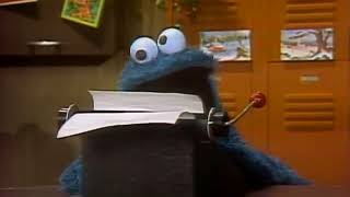 Sesame Street 👀 Cookie Monster contacts Santa 👀