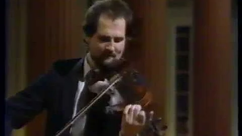 Scottish fiddle : Douglas Lawrence plays a March/S...