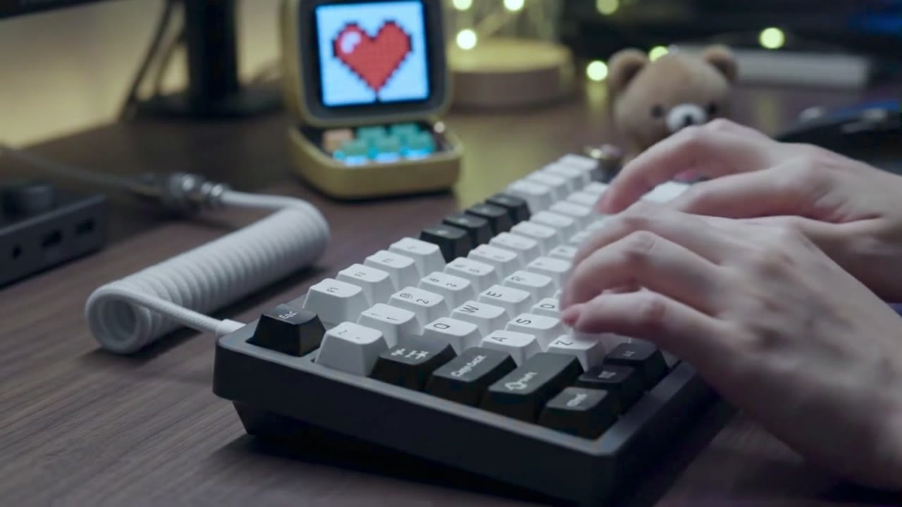 Keyboard Typing Sounds from a Calm Minimal Night Studio - YouTube