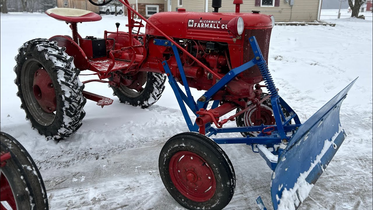 Farmall cub snow plowing in Jefferson Ohio YouTube