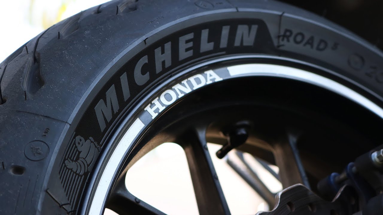 Végre egy gumi, ami tapad! | Michelin Road 5