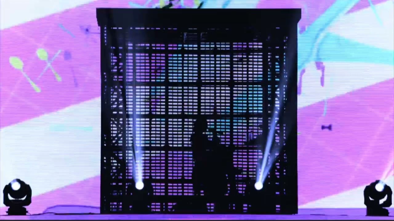 Ado - Hungry Nicole | Mona Lisa Live Performance