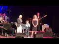 Capture de la vidéo Dionne Warwick With Her Nephew & Granddaughter - That's What Friends Are For - Los Angeles 2023