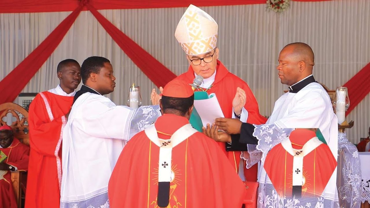 MAAJABU YA VAZI LA KADINALI RUGAMBWA ALILOVISHWA NA BALOZI WA BABA MTAKATIFU NCHINI TANZANIA