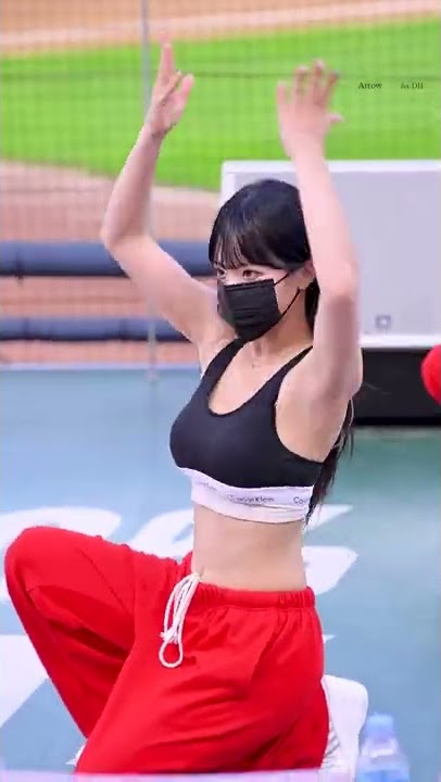 Korean Cheerleader Lee Dahye 이다혜 치어리더 G IDLE MY BAG 여자아이들 OMG She looks AMAZING. Doosan Bears 두산 베어스