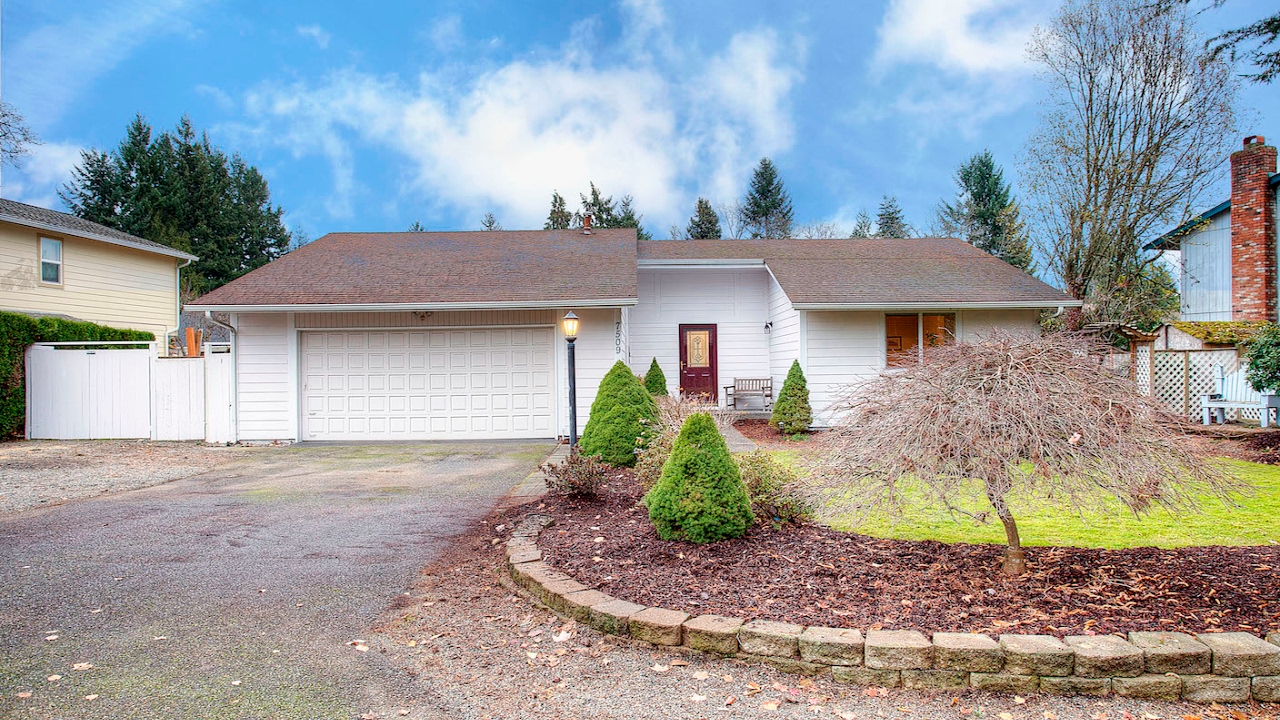 Extra Large Chef's Kitchen | 7509 91st Ave SW Lakewood, WA 98498 | SOLD!