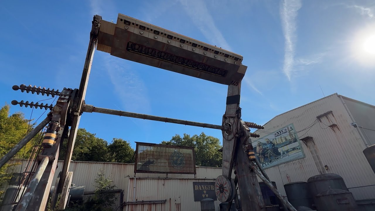 NYC Transformer - Movie Park Germany  - Halloween Horror Festival 2025 - Movie Park Fahrgeschäft 