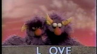 Clic Sesame Street - Two Headed Monster - Love Hq