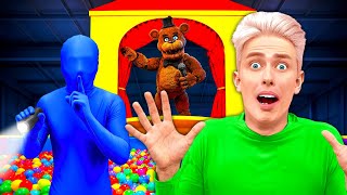 FNAF Cache-Cache Camoufler Dans La Vraie Vie Dans Un Trampoline Park
