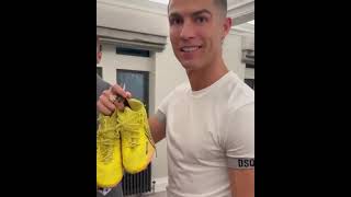 Cristiano Ronaldo gifted Piers Morgan's son his Nike boots Resimi