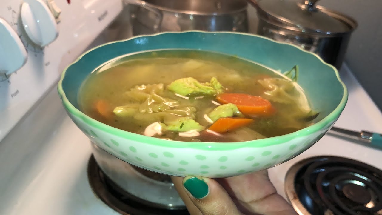 Caldo de pollo fácil de hacer para después de una cirugía o Cuarentena🔴 YouTube