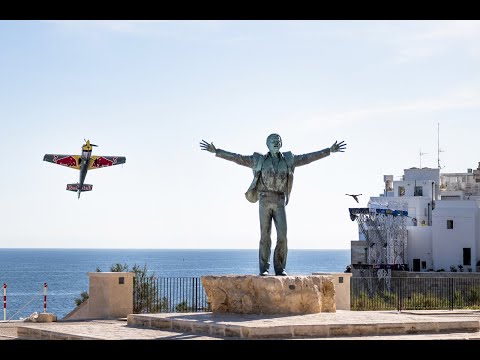 Il Red Bull Cliff Diving per la decima volta a Polignano: a luglio torna lo spettacolo dei tuffi