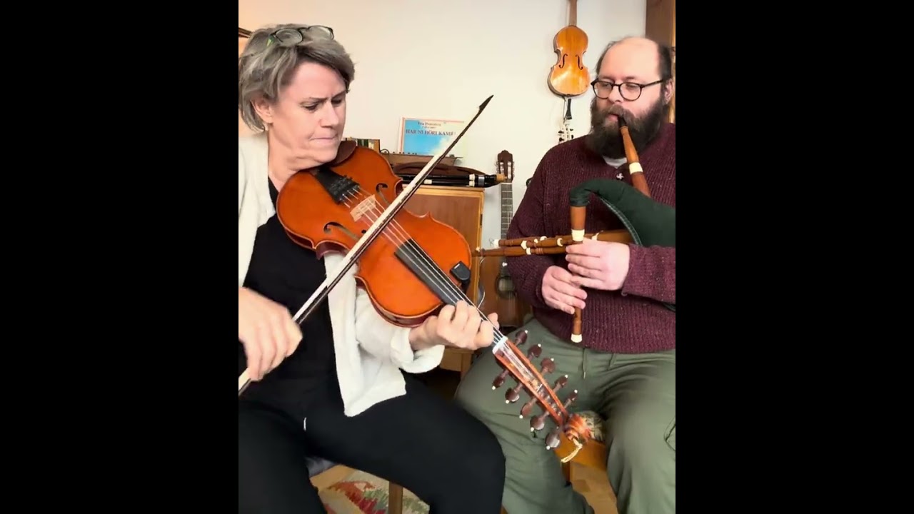 &Aring;sbrink & Wallin, s&auml;ckpipa och viola d'amore