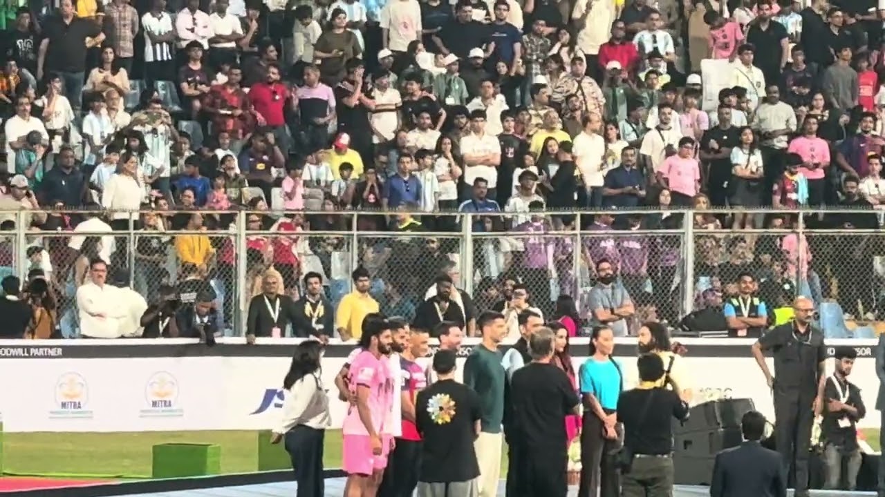 Messi meets Sunil Chetri, we all wanted this 