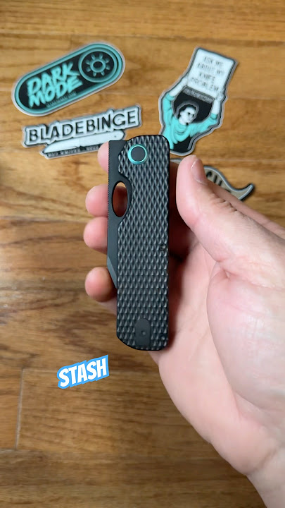 Checking out the Tristash V2 🩵 🖤 @bladebingeofficial #dailygearguide #shorts #fyp
