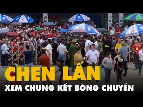 Video Hàng ngàn CĐV chen lấn, xô đẩy vào xem chung kết bóng... - youtube