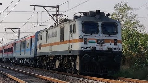 First run of 09120/Kevadiya - MGR Chennai Central SF Special led by Vadodara HOG WAP 7 at Ambernath