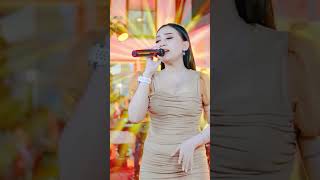 Shinta Arsinta - TENANAN #Cover #dangdutan koplo #Music #tenanan #shinta arsinta #shortvideo